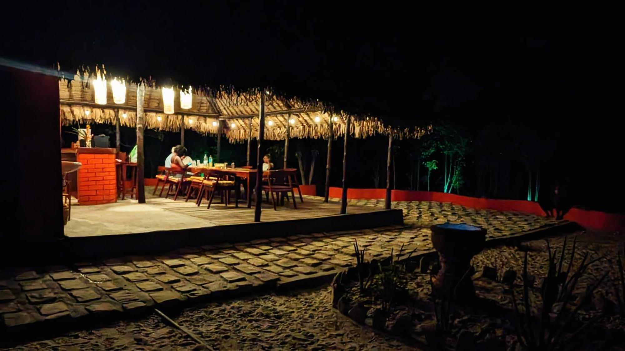 Ampazony Oasis Lodge Mahajanga Exterior foto